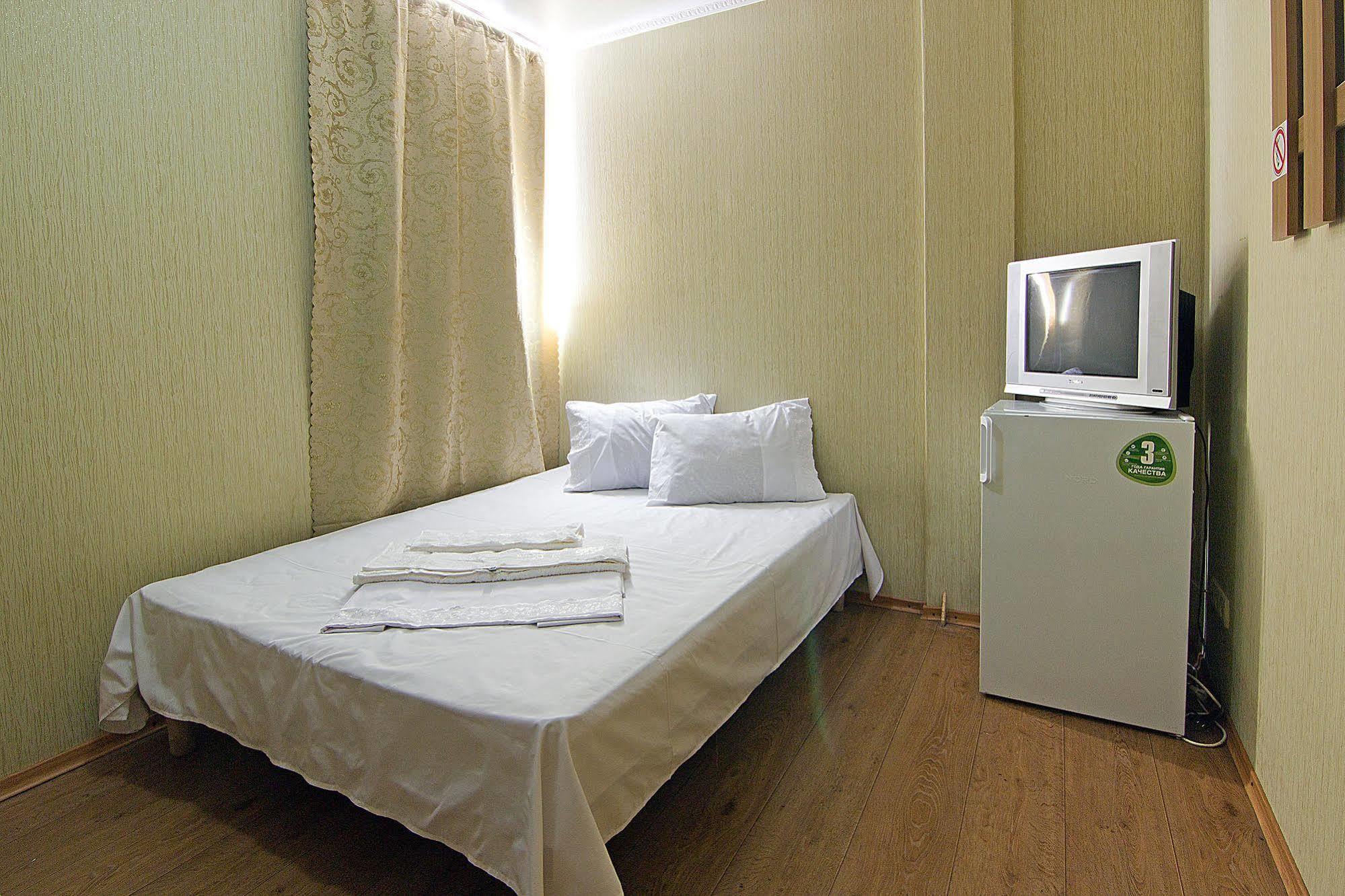 Tokyo Star Economy Hotel Odesa Exterior foto
